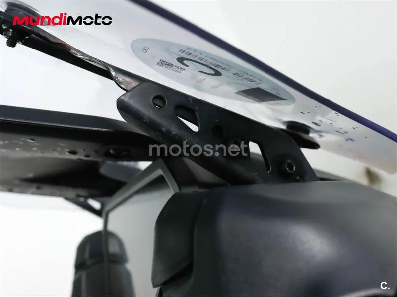 Yamaha TMAX – Vista 15