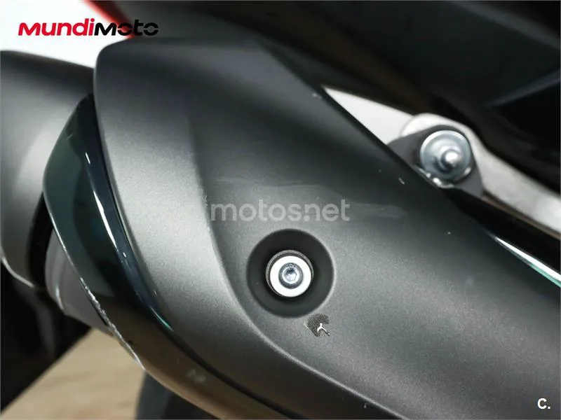 Yamaha TMAX – Vista 19