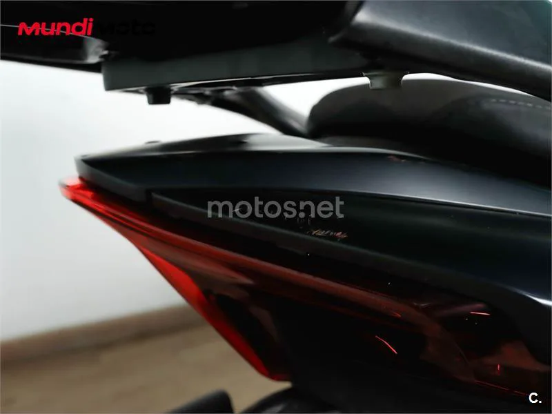 Yamaha TMAX – Vista 20
