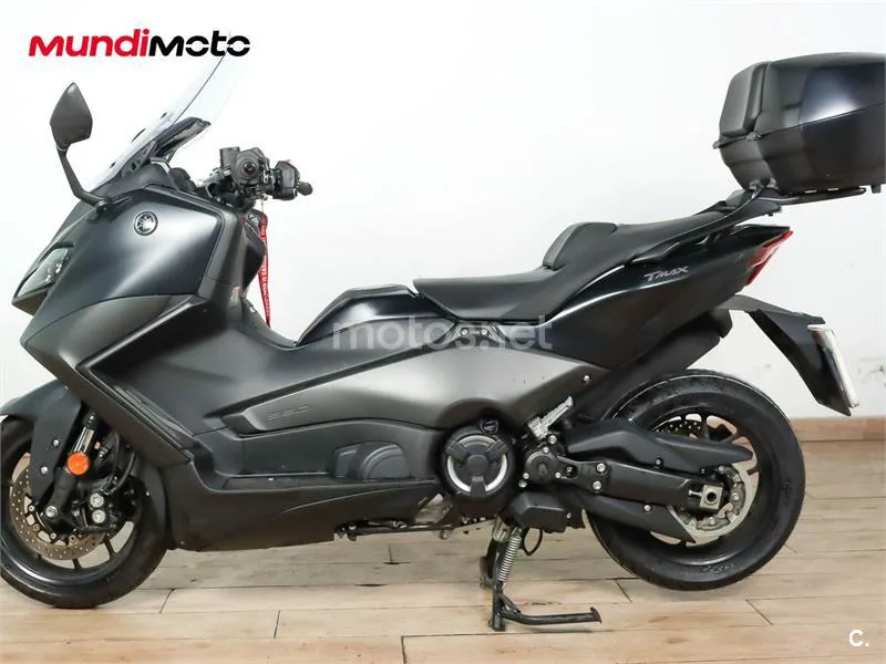 Yamaha TMAX – Vista 6
