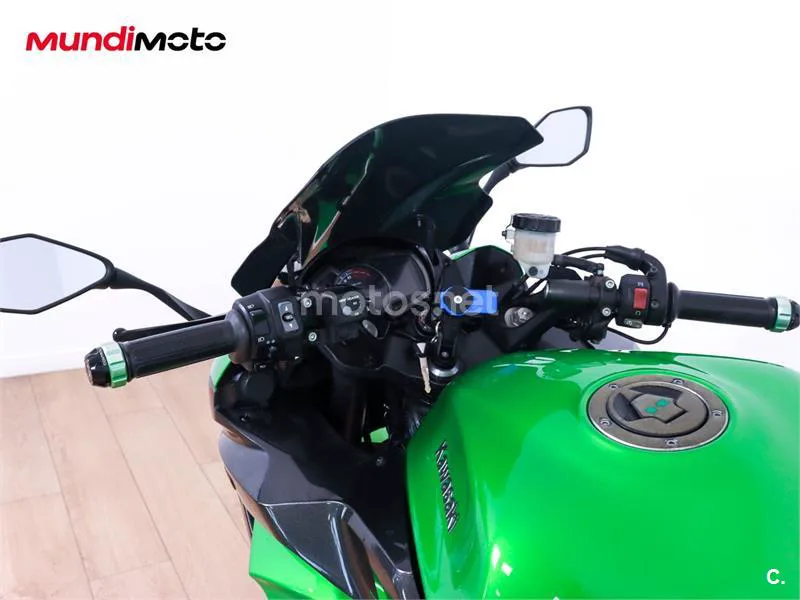Kawasaki Z1000 – Vista 11