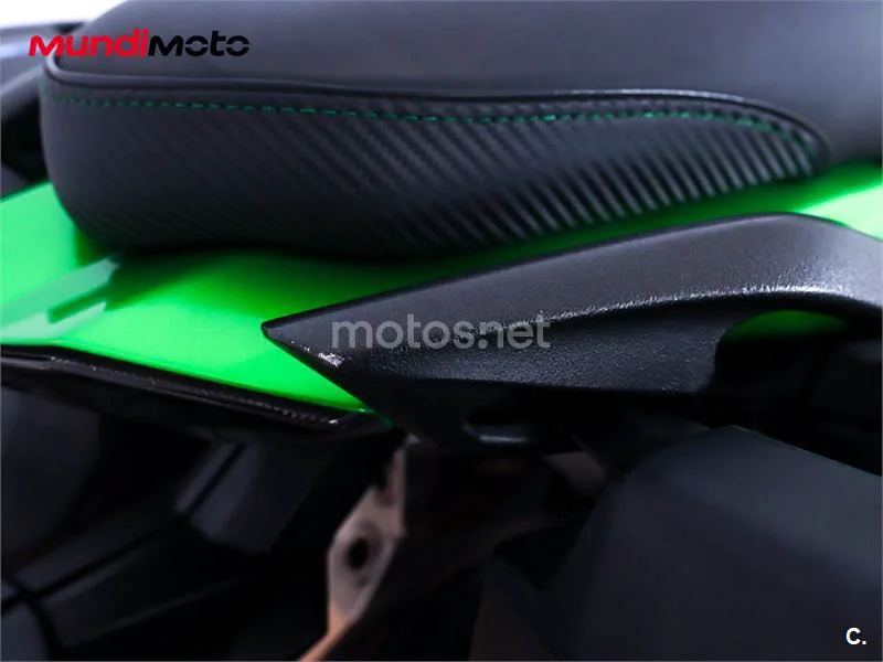 Kawasaki Z1000 – Vista 14