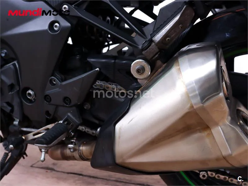 Kawasaki Z1000 – Vista 17