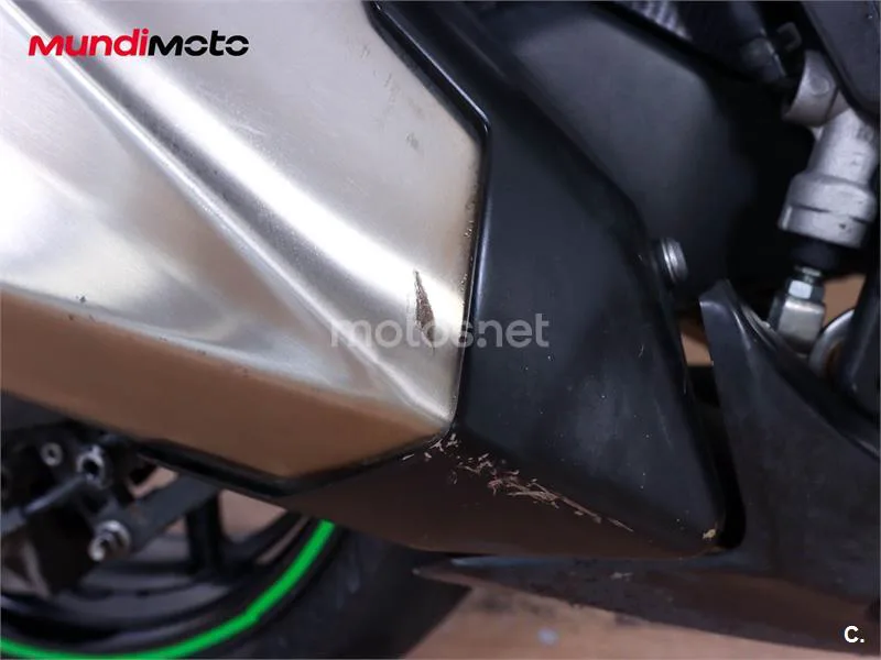 Kawasaki Z1000 – Vista 29