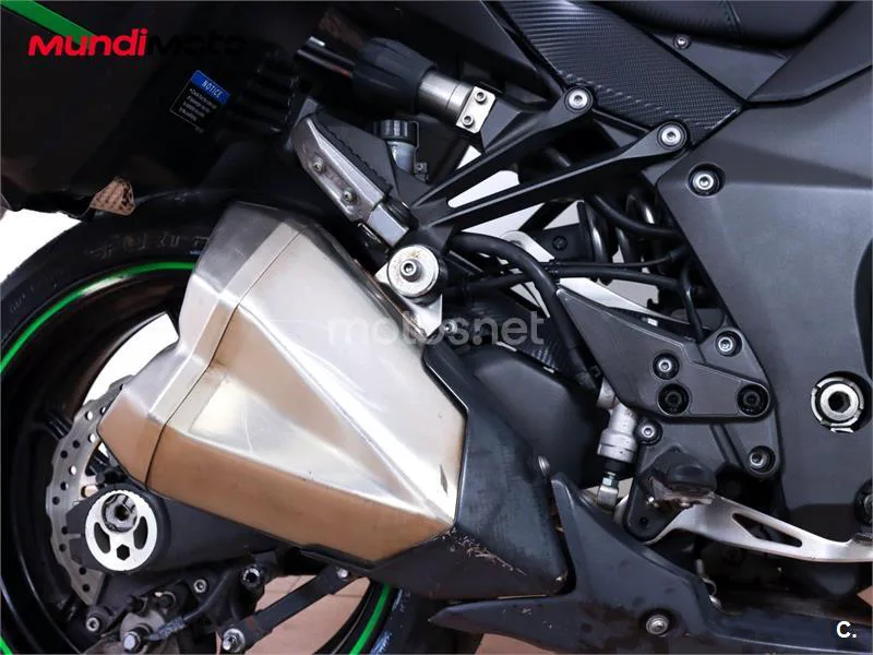 Kawasaki Z1000 – Vista 36