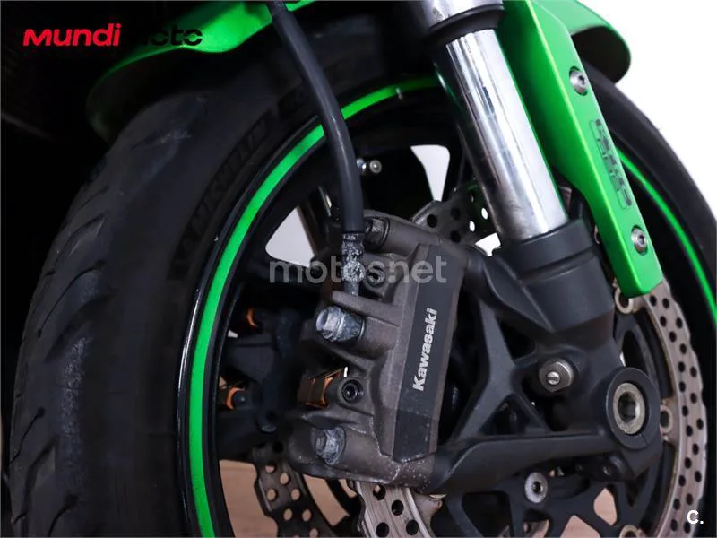 Kawasaki Z1000 – Vista 47