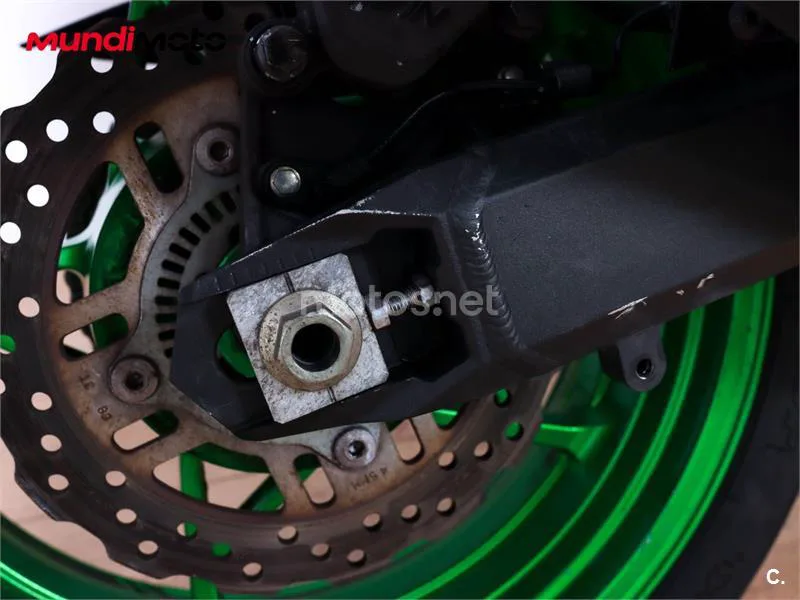 Kawasaki Z900 – Vista 17