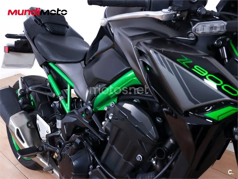 Kawasaki Z900 – Vista 23