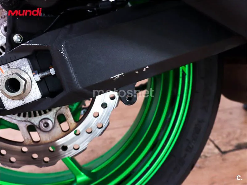 Kawasaki Z900 – Vista 31