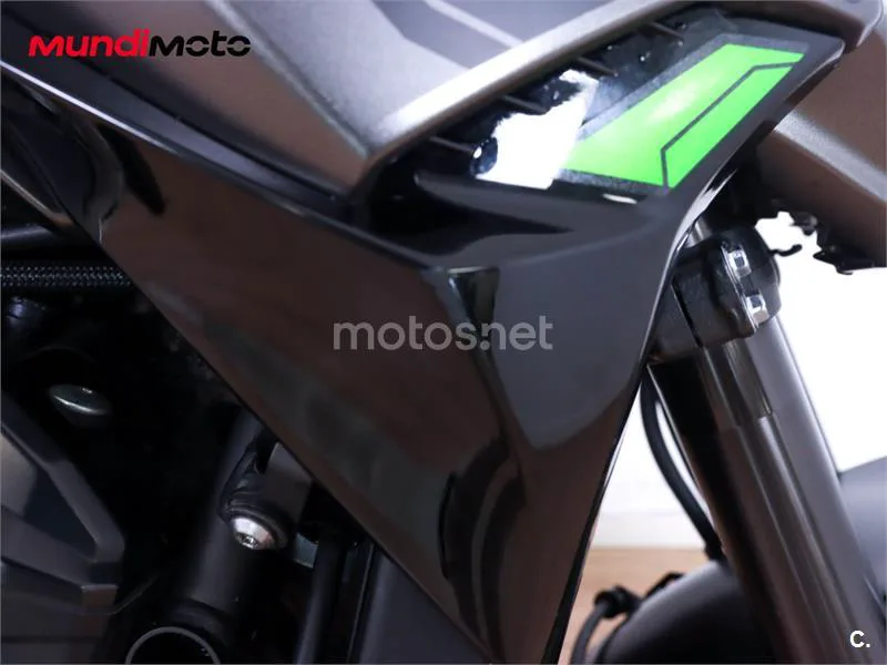 Kawasaki Z900 – Vista 33