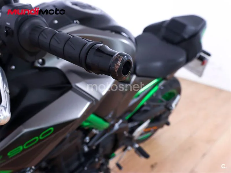 Kawasaki Z900 – Vista 35