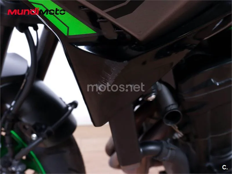 Kawasaki Z900 – Vista 47