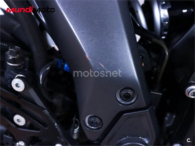 Yamaha R7 – Vista 13