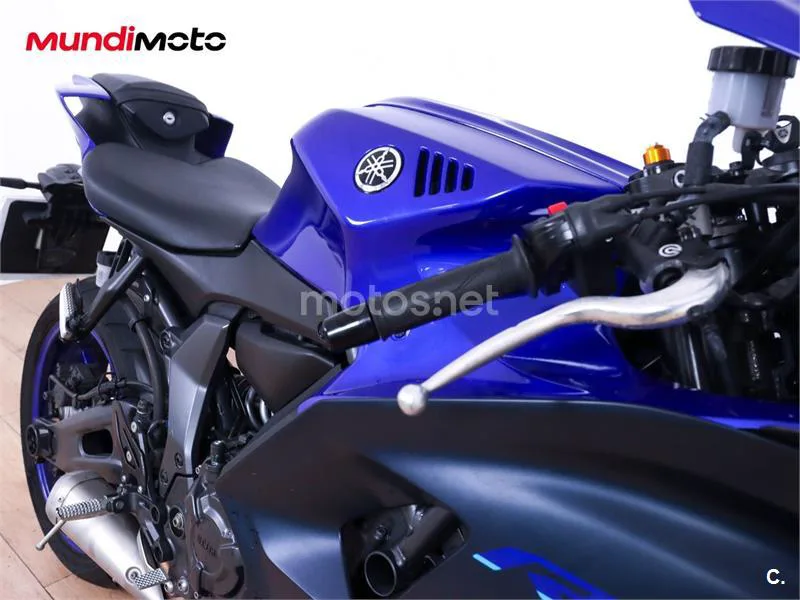 Yamaha R7 – Vista 16