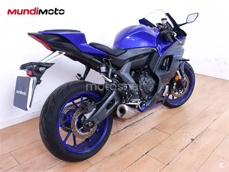 Yamaha R7 – Vista 3