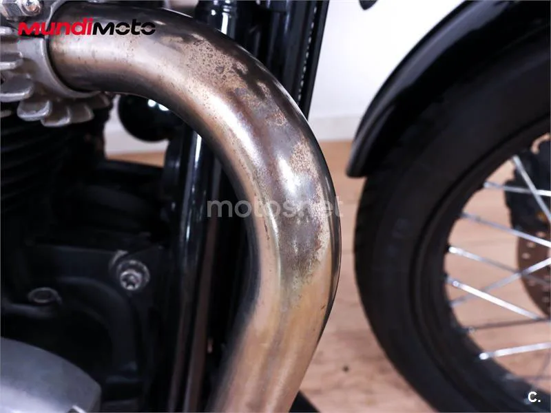 Triumph Bonneville – Vista 13