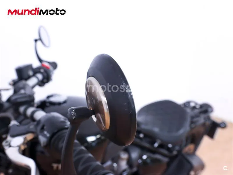 Triumph Bonneville – Vista 15
