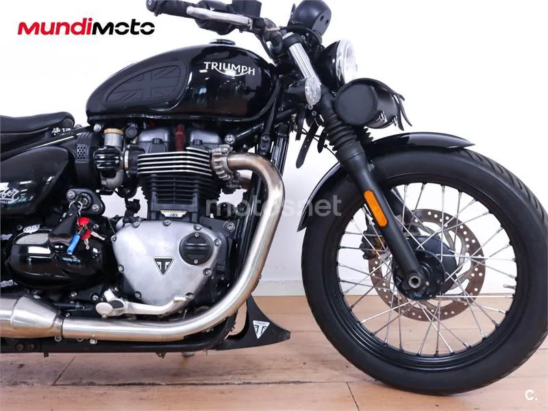 Triumph Bonneville – Vista 17