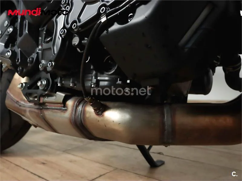 Yamaha MT-09 – Vista 13
