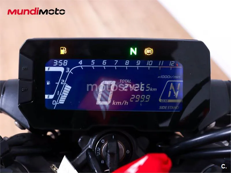 Honda CB 125 R – Vista 12
