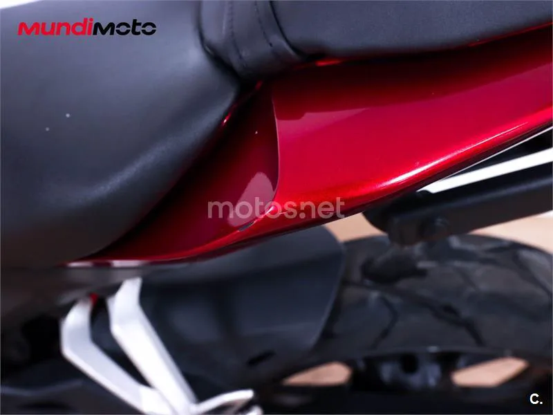 Honda CB 125 R – Vista 15