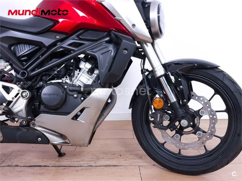 Honda CB 125 R – Vista 16