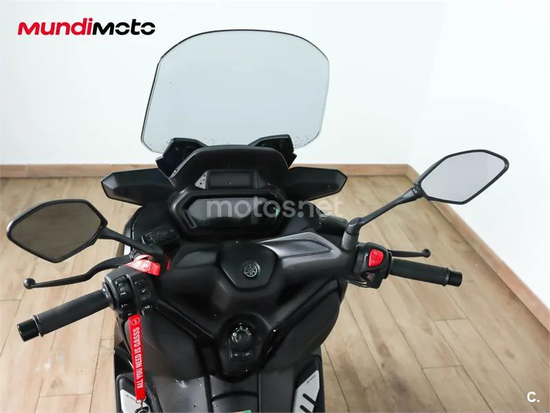 Yamaha XMAX 300 – Vista 11