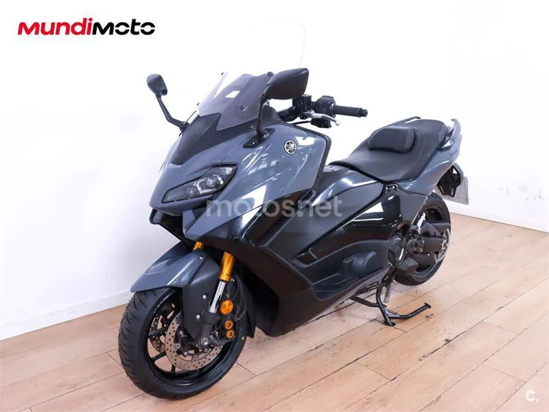 Yamaha TMAX – Vista 7