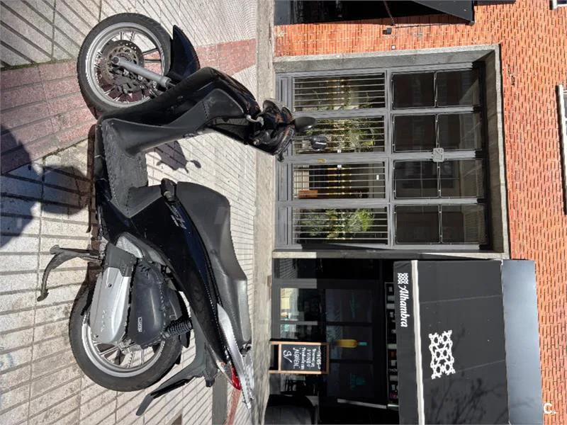 Honda SH 125i – Vista 4