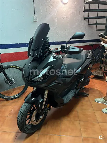 Honda ADV 350 – Vista 2