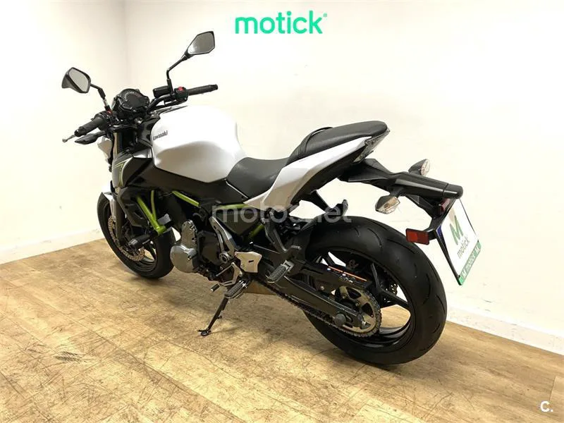 Kawasaki Z650 – Vista 12