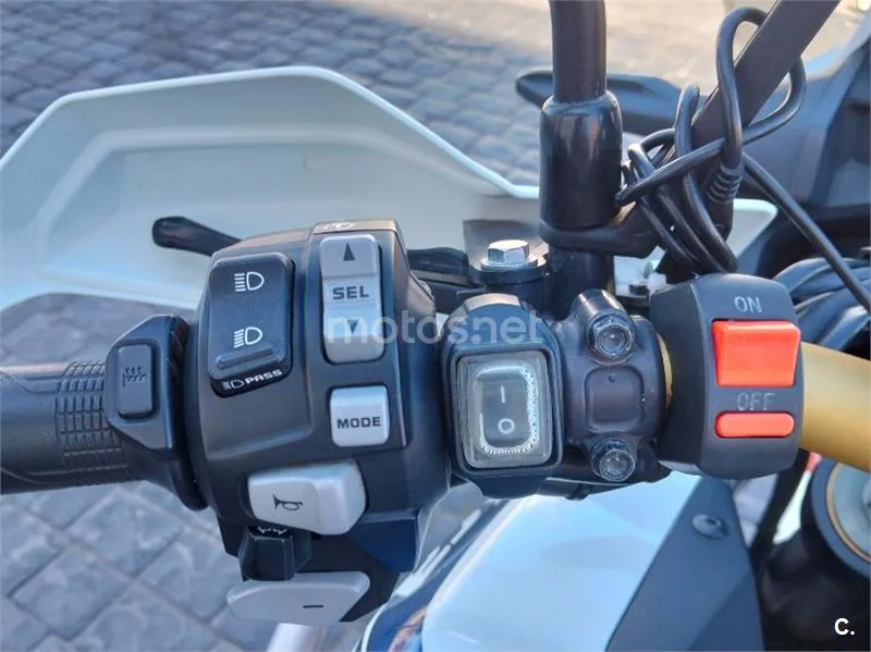 Honda CRF1000L Africa Twin - Vista 9