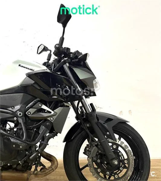 Kawasaki Z400 – Vista 3