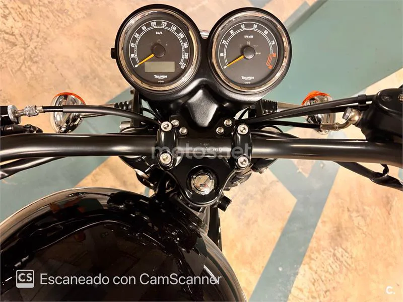 Triumph Bonneville T100 – Vista 4