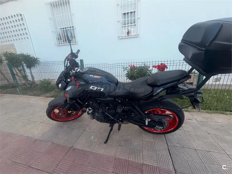 Yamaha MT-07 – Vista 7