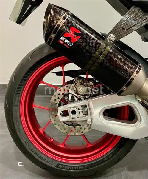 Aprilia RSV4 Factory – Vista 11