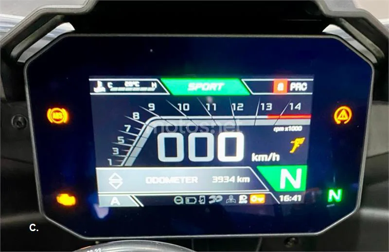 Aprilia RSV4 Factory – Vista 9