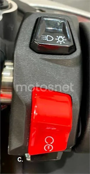 Aprilia RSV4 Factory – Vista 10