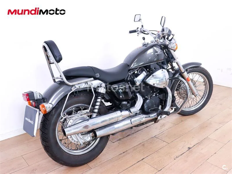 Honda VT 750 S – Vista 3
