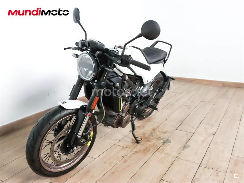 Husqvarna Vitpilen 401 – Vista 7