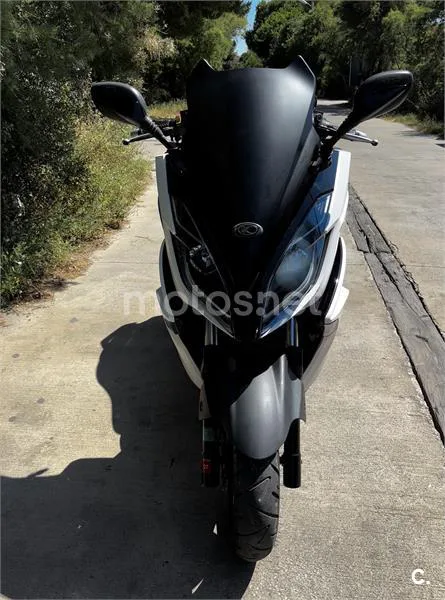 Kymco K-XCT 125i – Vista 3