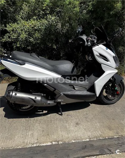 Kymco K-XCT 125i – Vista 4
