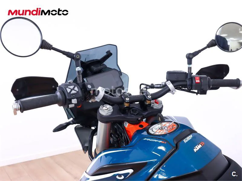 KTM 890 – Vista 11