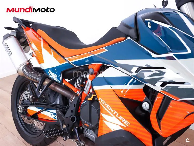 KTM 890 – Vista 24