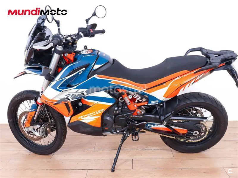 KTM 890 – Vista 6