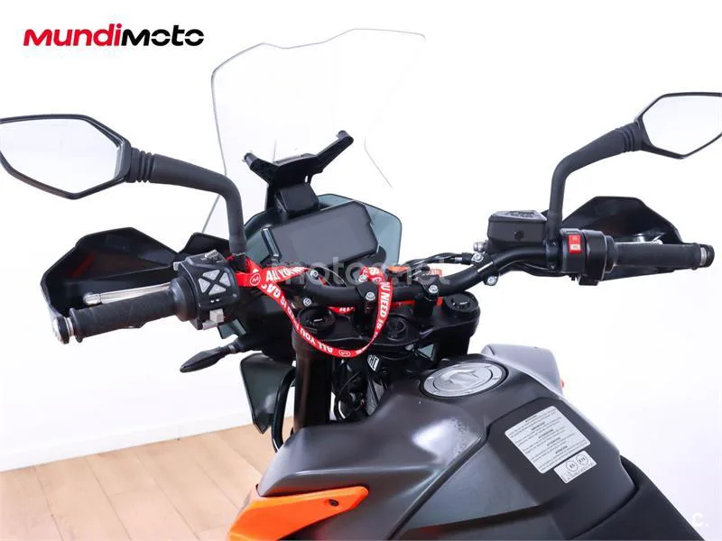 KTM 890 – Vista 11