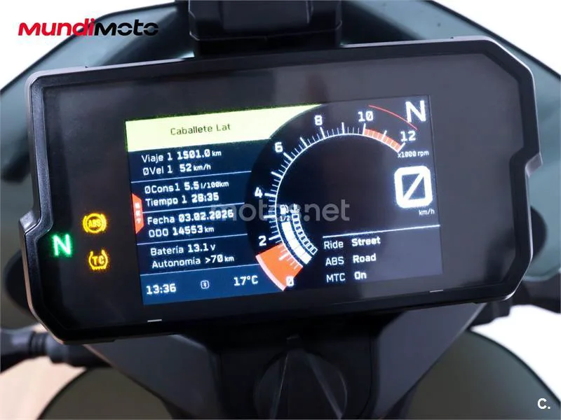 KTM 890 – Vista 12