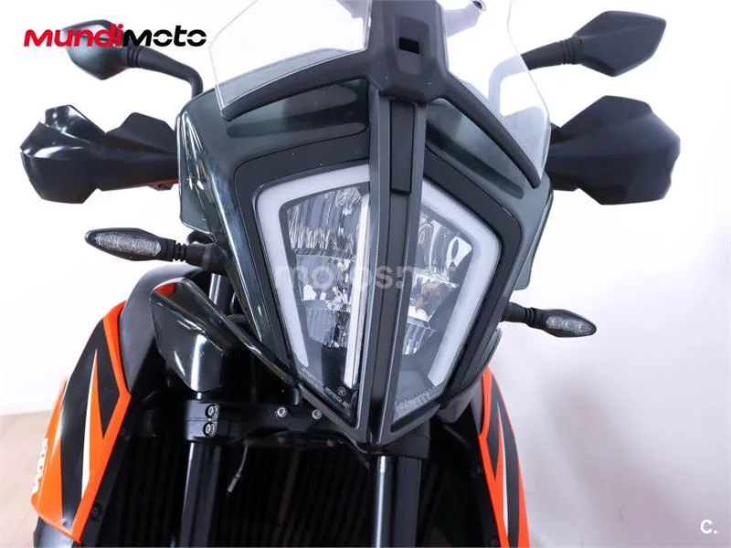 KTM 890 – Vista 5