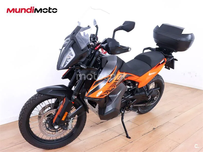 KTM 890 – Vista 7
