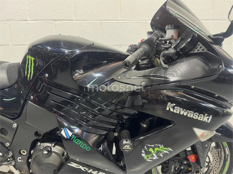 Kawasaki ZZR 1400 – Vista 14